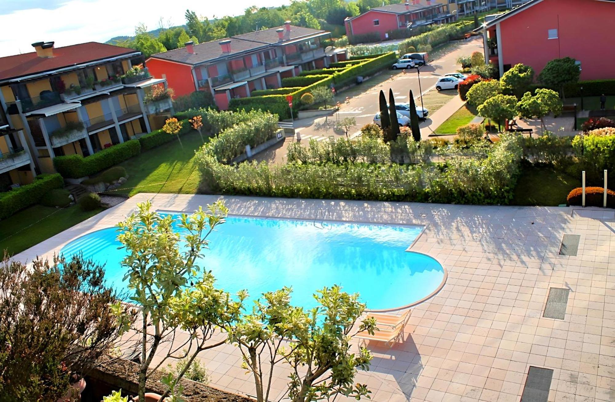 Desenzanoloft Official Partner Marriott Homes & Villas - Paradise Lake View In A 5 Pools Exclusive Residence Дезенцано-дель-Гарда Экстерьер фото